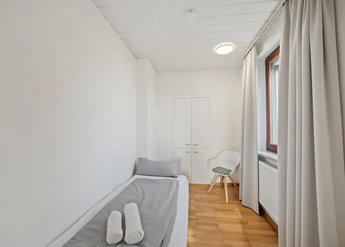 Sali Homes K39 Monte-carlo -spacious 6-bedroom With Terrace And Garden Views In Ideal For Groups